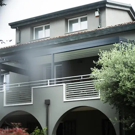 L'amelie - Elegante Apartment Stra